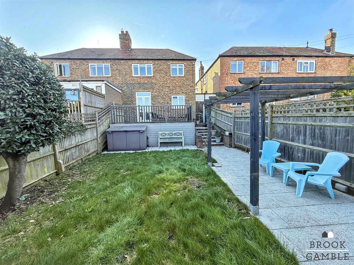 3 Bedroom House. Longland Road in Eastbourne, East Sussex 15